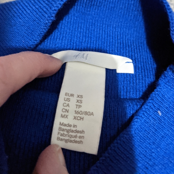 H M MOCK NECH SWEATER - Picture 2 of 2